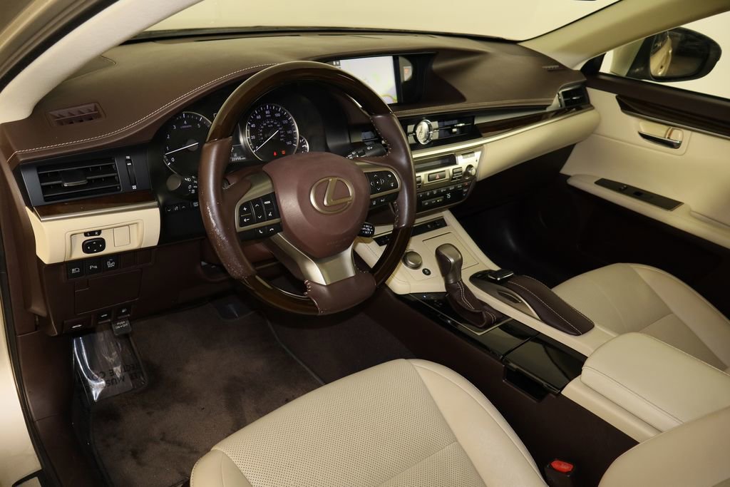 Used 2018 Lexus ES 350 w/ Navigation System Package image 28