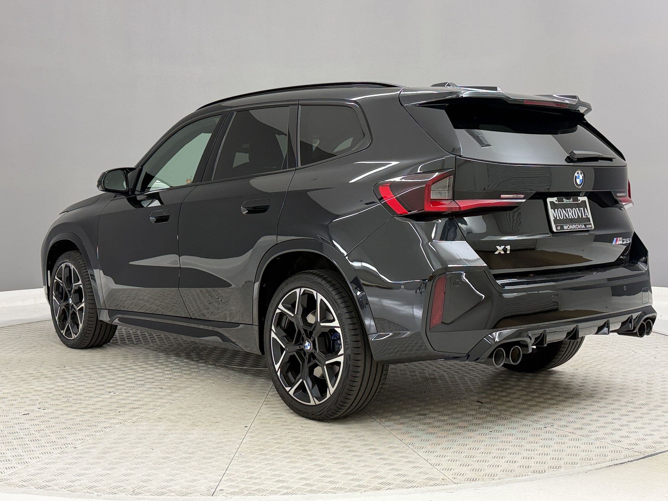 Used 2024 BMW X1 M35i w/ Shadowloine Package AWD/4WD image 3