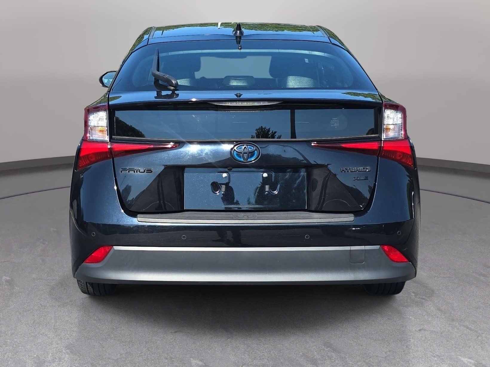 Used 2022 Toyota Prius FWD image 6