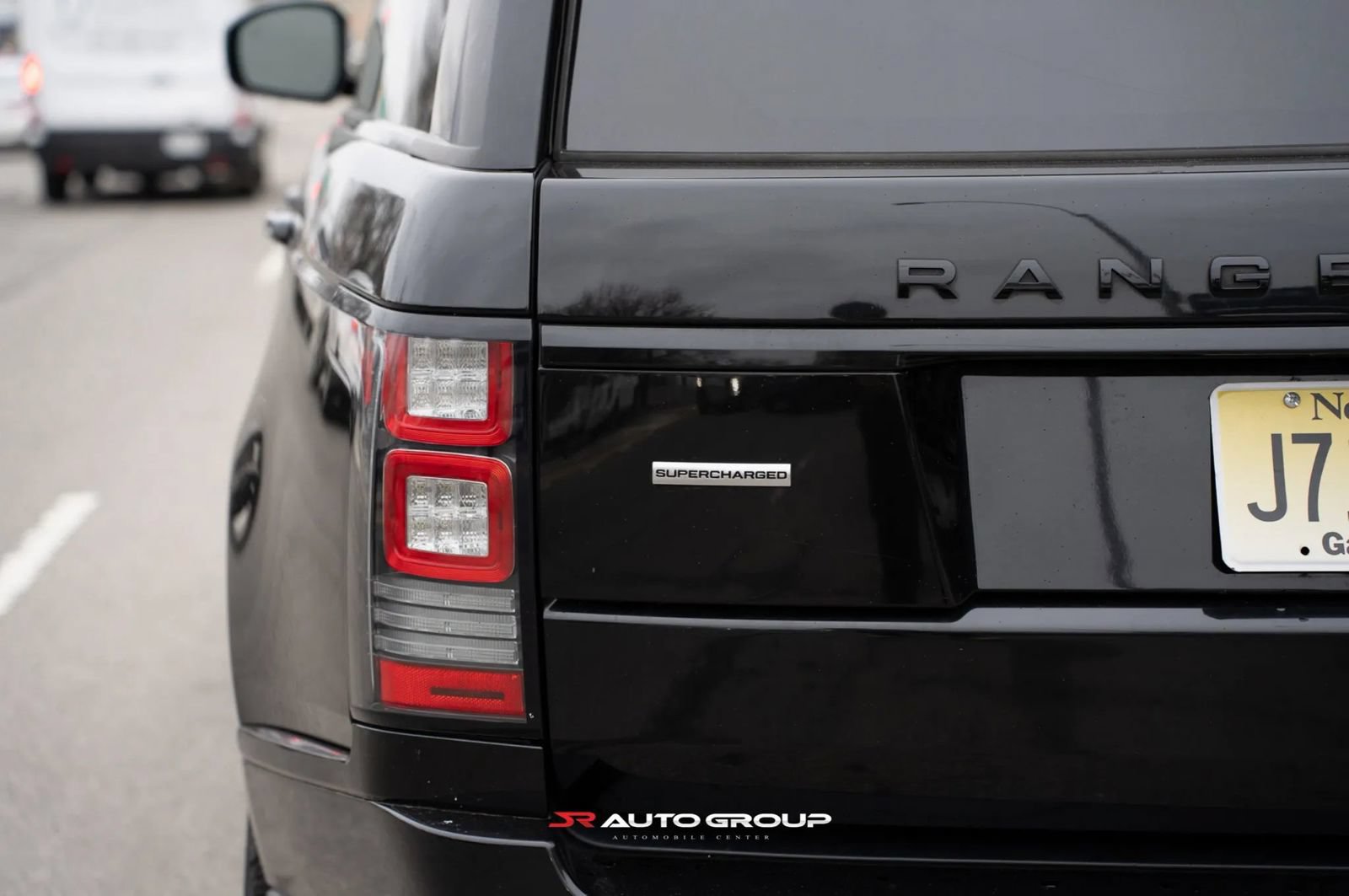 Used 2015 Land Rover Range Rover Supercharged AWD/4WD image 15