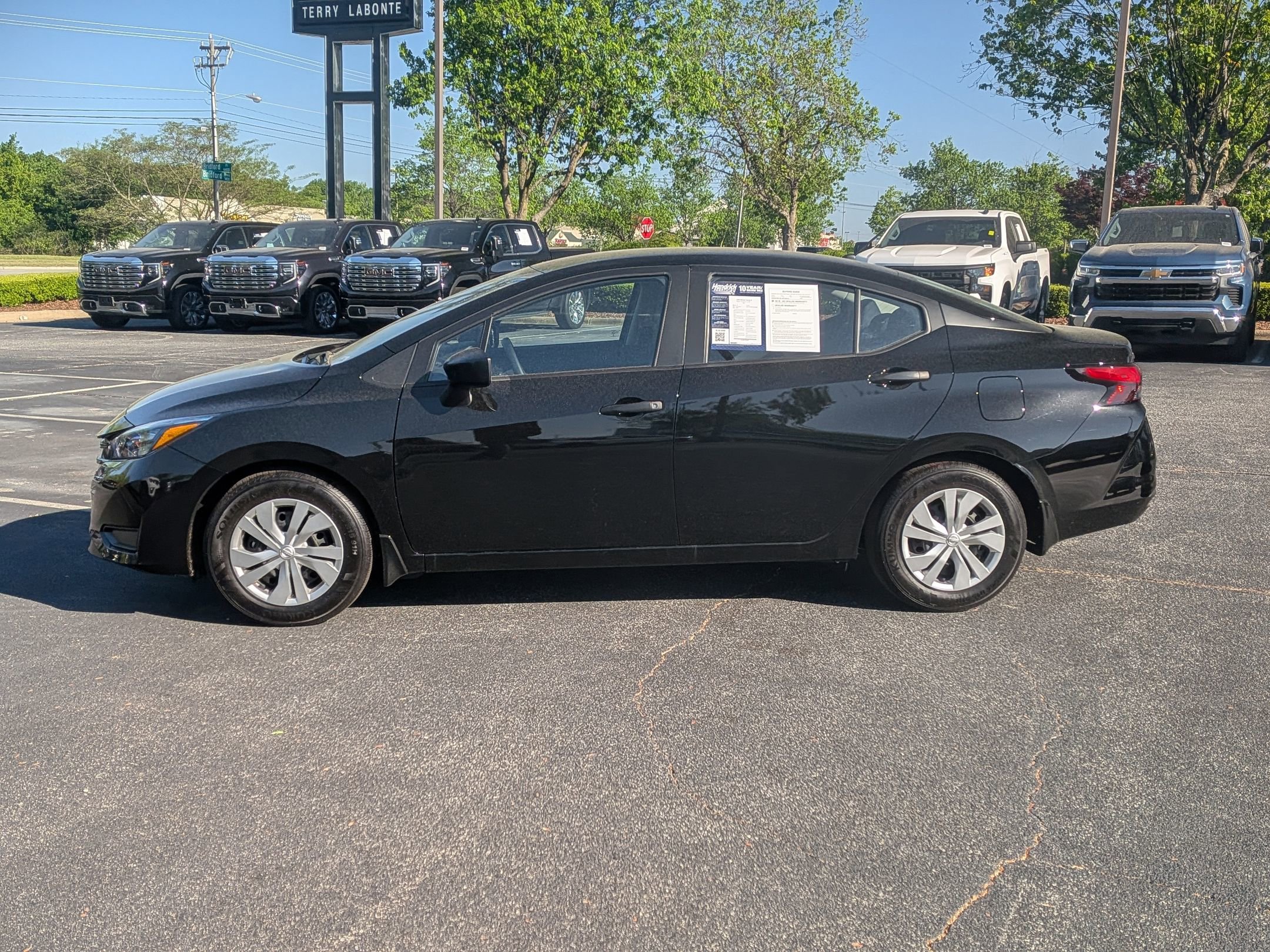 Used 2025 Nissan Versa S w/ Trunk Package FWD image 6