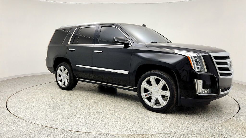 Used 2015 Cadillac Escalade Premium image 3
