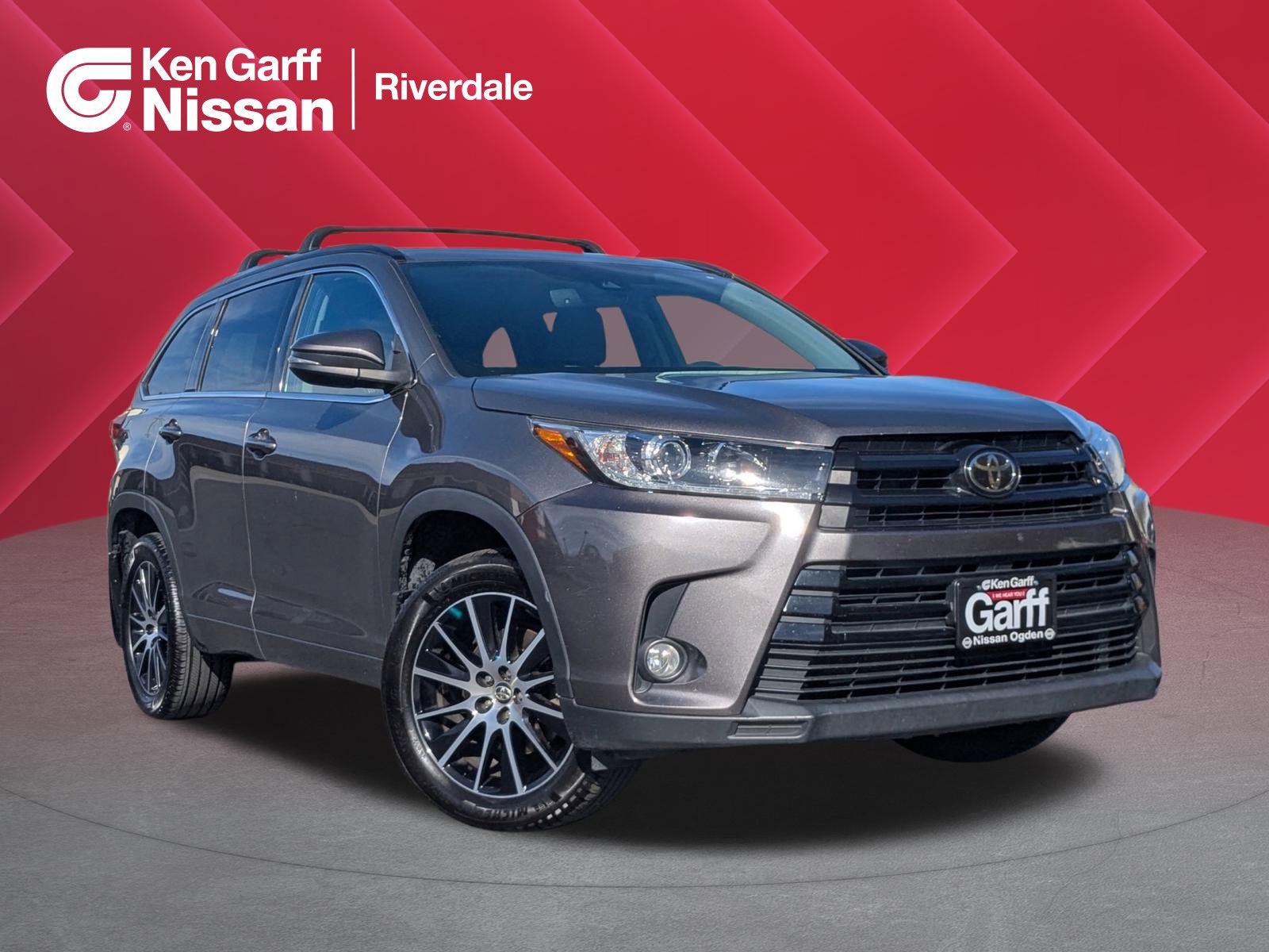 Used 2018 Toyota Highlander SE