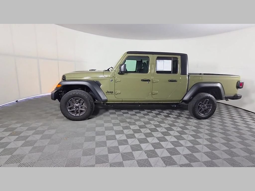 Used 2026 Jeep Gladiator Sport AWD/4WD image 48