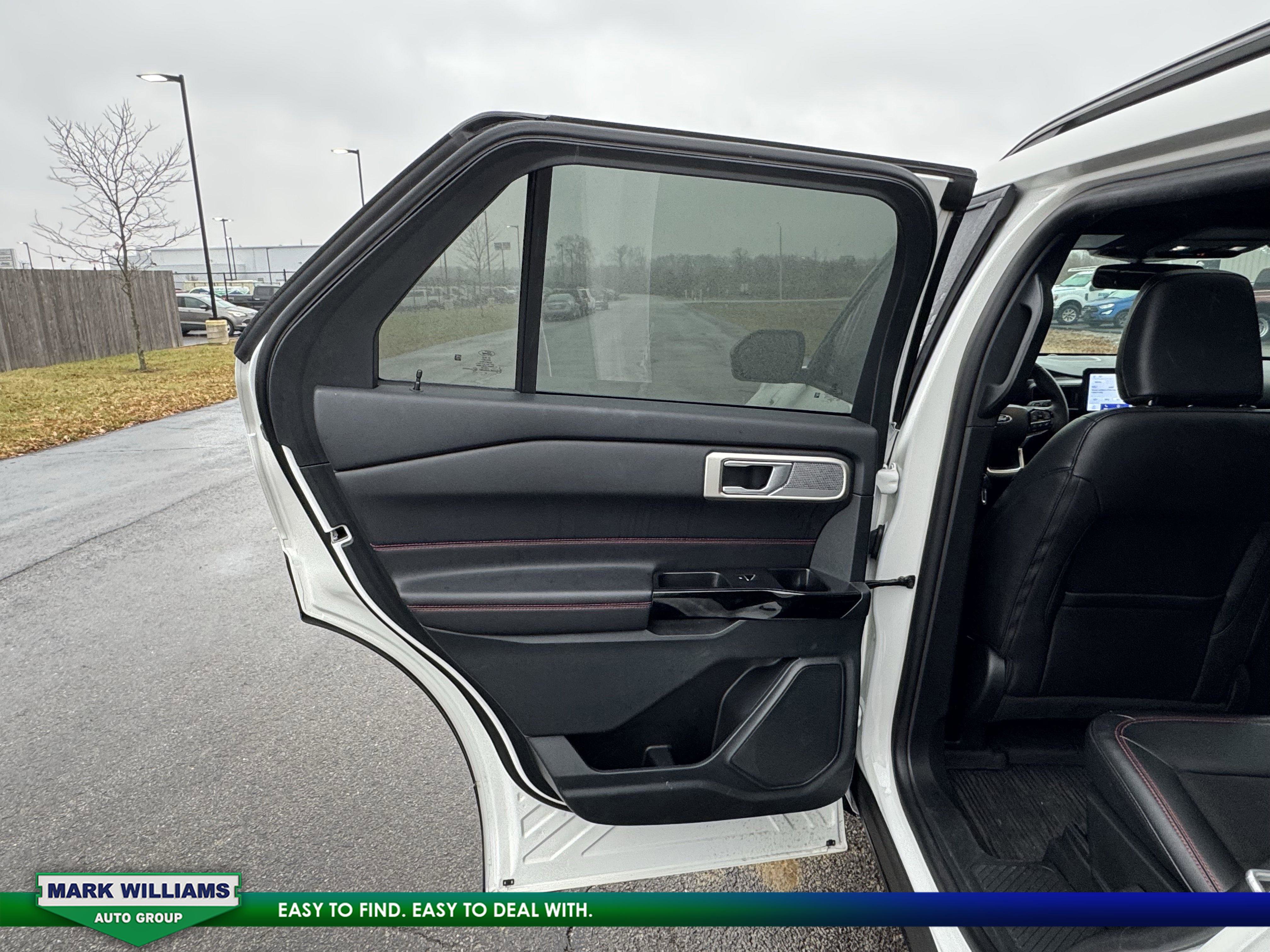 Used 2023 Ford Explorer ST-Line w/ Class IV Trailer Tow Package image 29