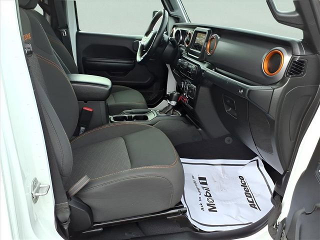 Used 2021 Jeep Gladiator Mojave w/ Cold Weather Group image 19