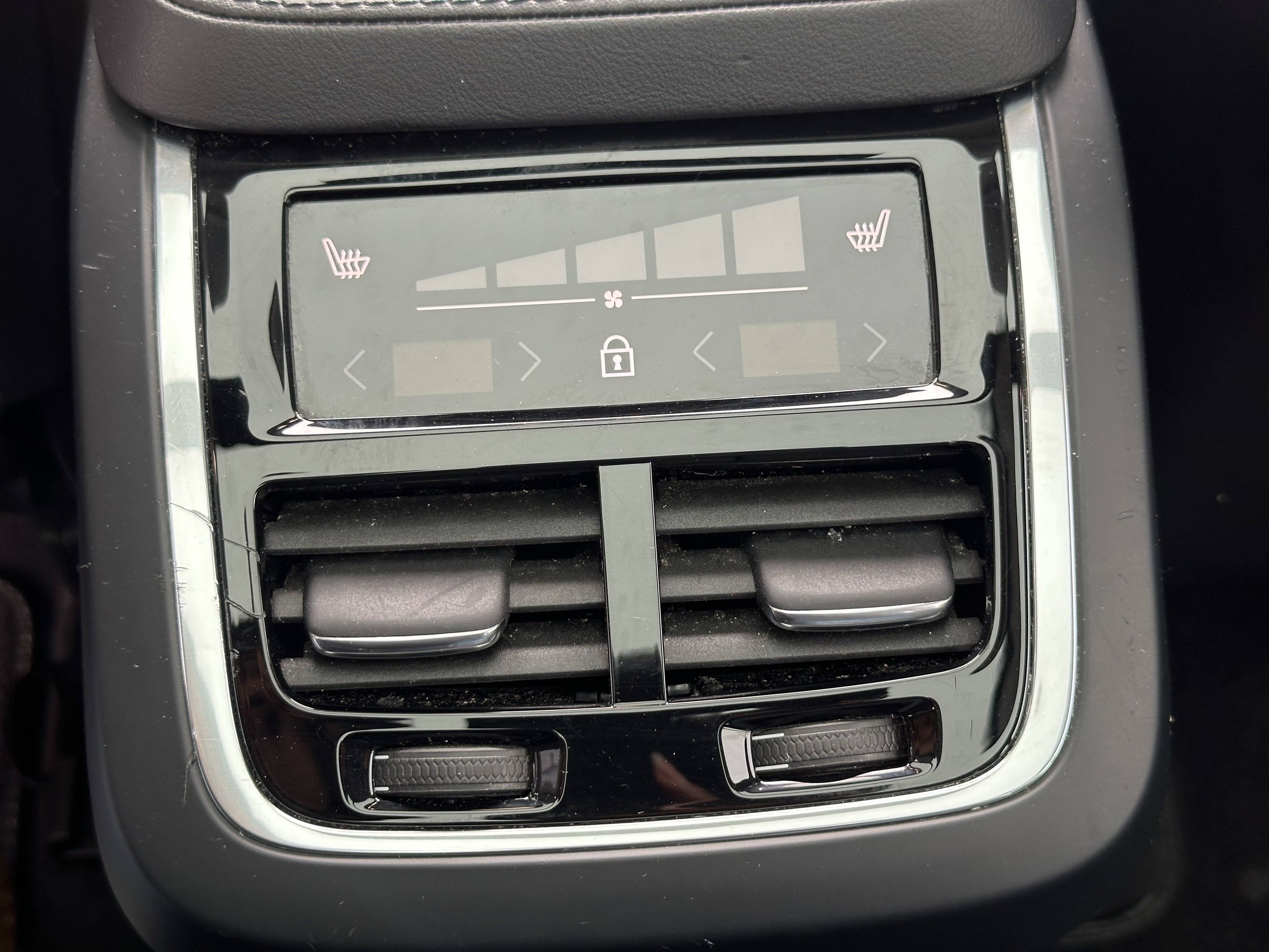 Used 2023 Volvo XC90 B5 Plus image 20