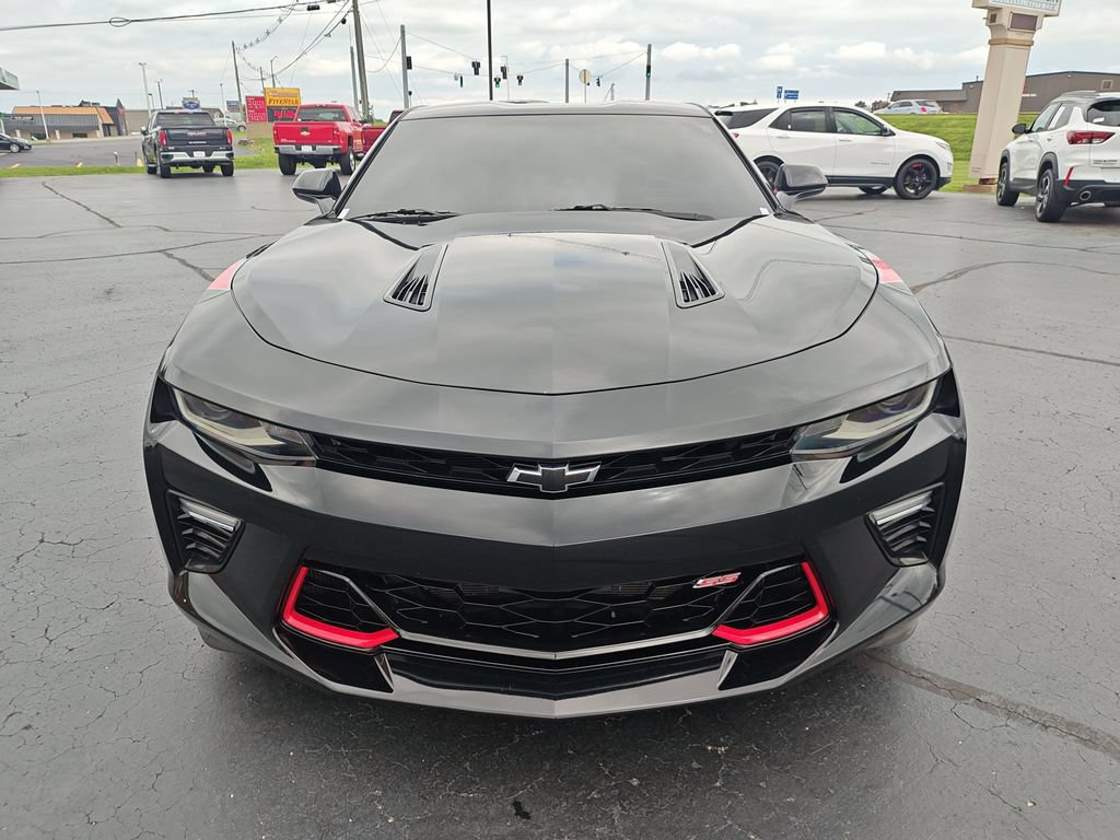 Used 2018 Chevrolet Camaro SS RWD image 8
