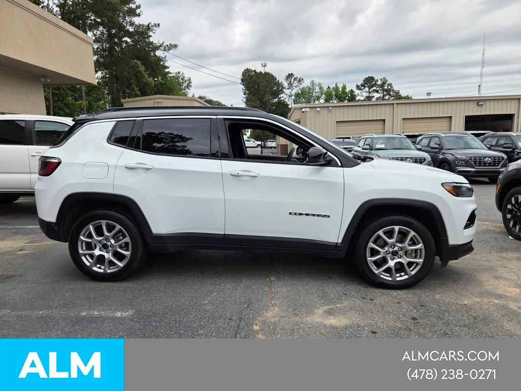 Used 2025 Jeep Compass Limited AWD/4WD image 13