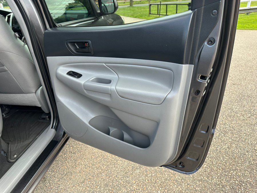 Used 2013 Toyota Tacoma 4x4 Double Cab w/ TRD Off-Road Pkg image 18