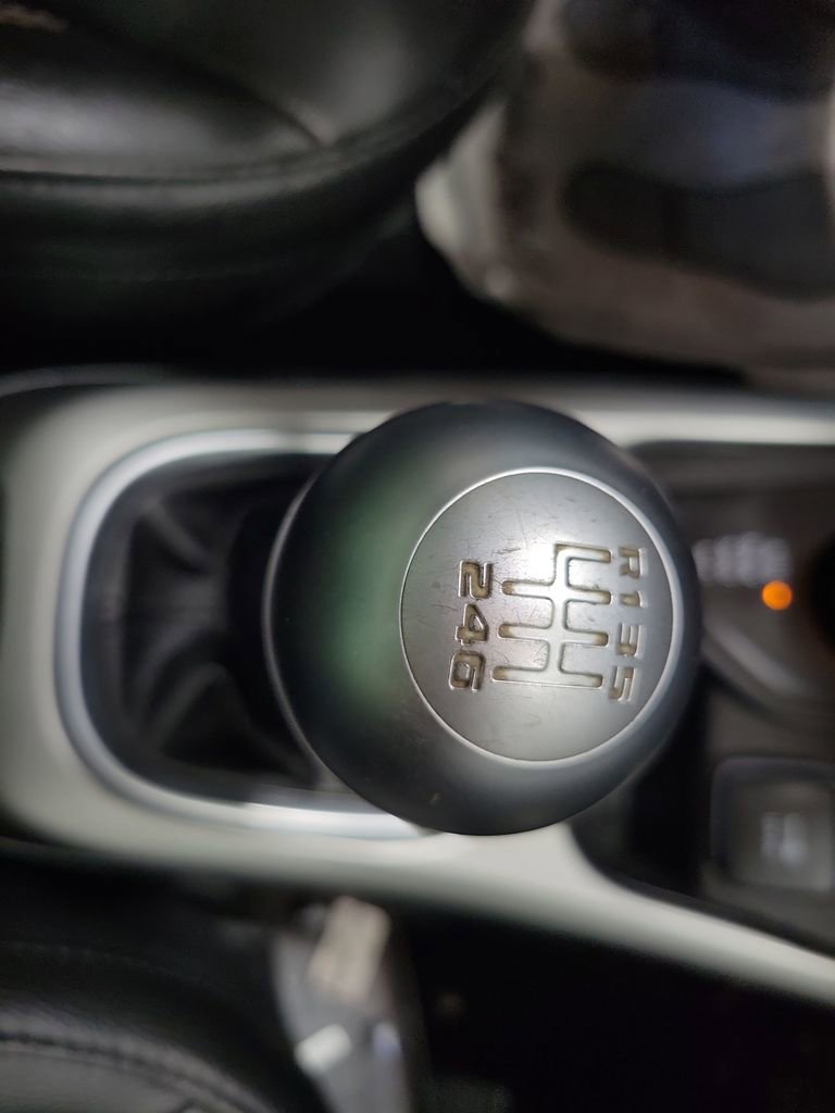 Used 2019 Jeep Compass Latitude w/ Popular Equipment Group AWD/4WD image 14