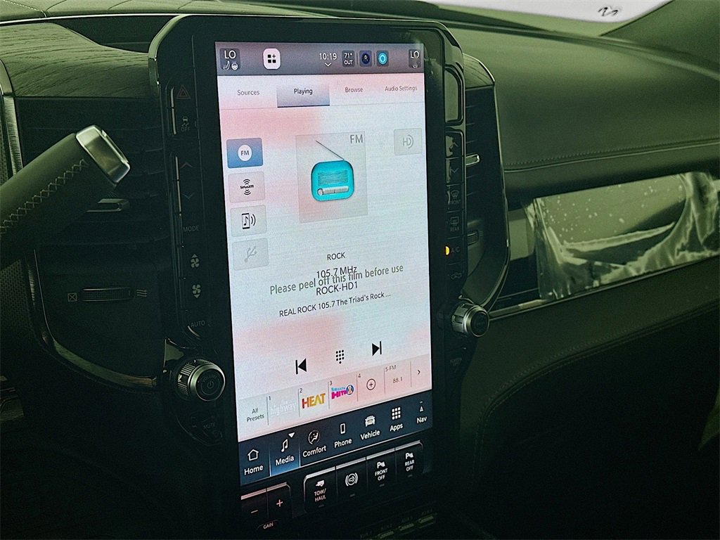 New 2026 RAM 2500 Limited w/ Towing Technology Group image 13