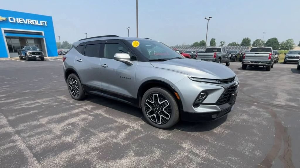 Certified 2025 Chevrolet Blazer RS w/ Driver Confidence II Package AWD/4WD image 2
