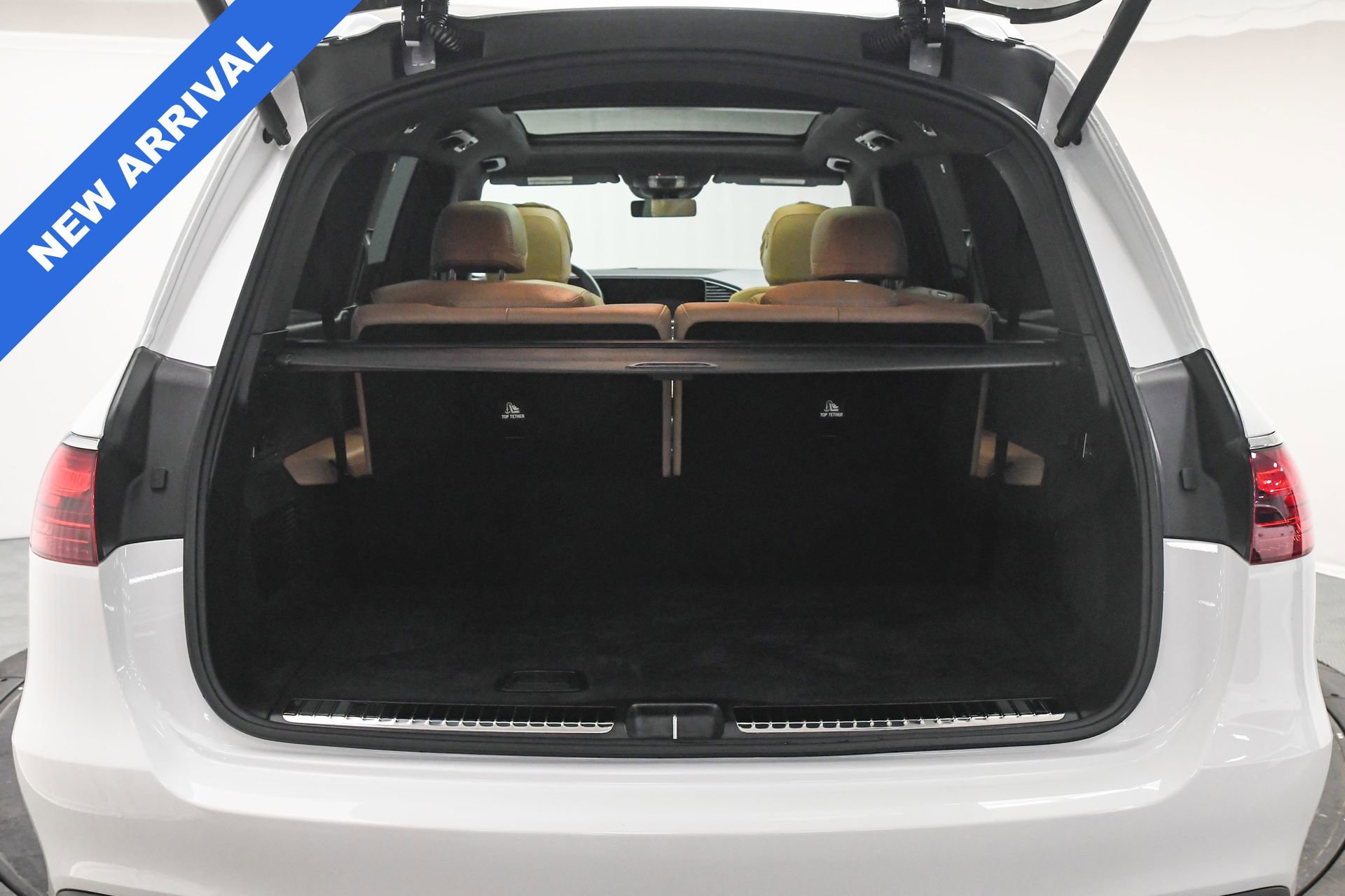 Used 2025 Mercedes-Benz GLS 450 4MATIC image 8