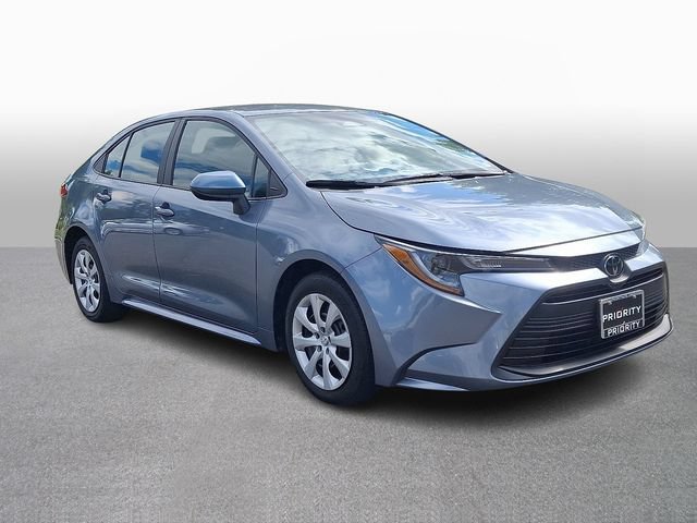 Used 2025 Toyota Corolla LE FWD image 3