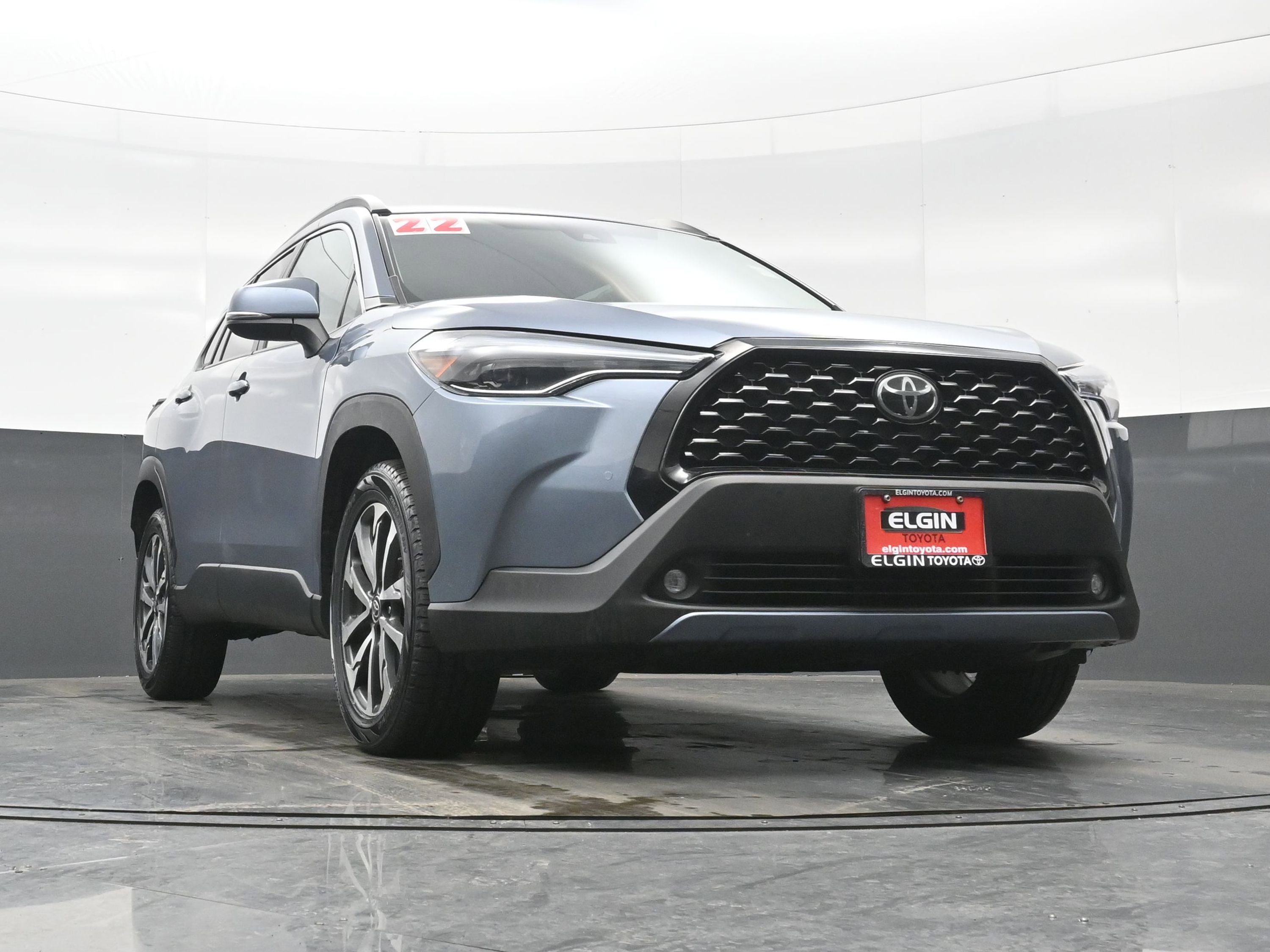 Used 2022 Toyota Corolla Cross XLE image 28