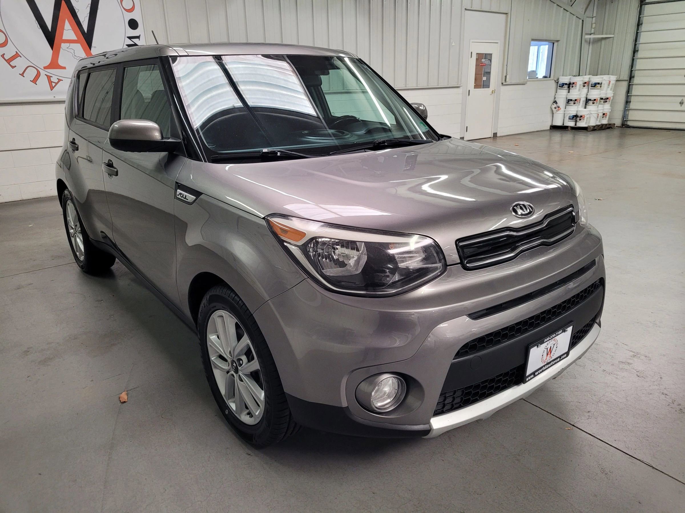 Used 2018 Kia Soul + image 11