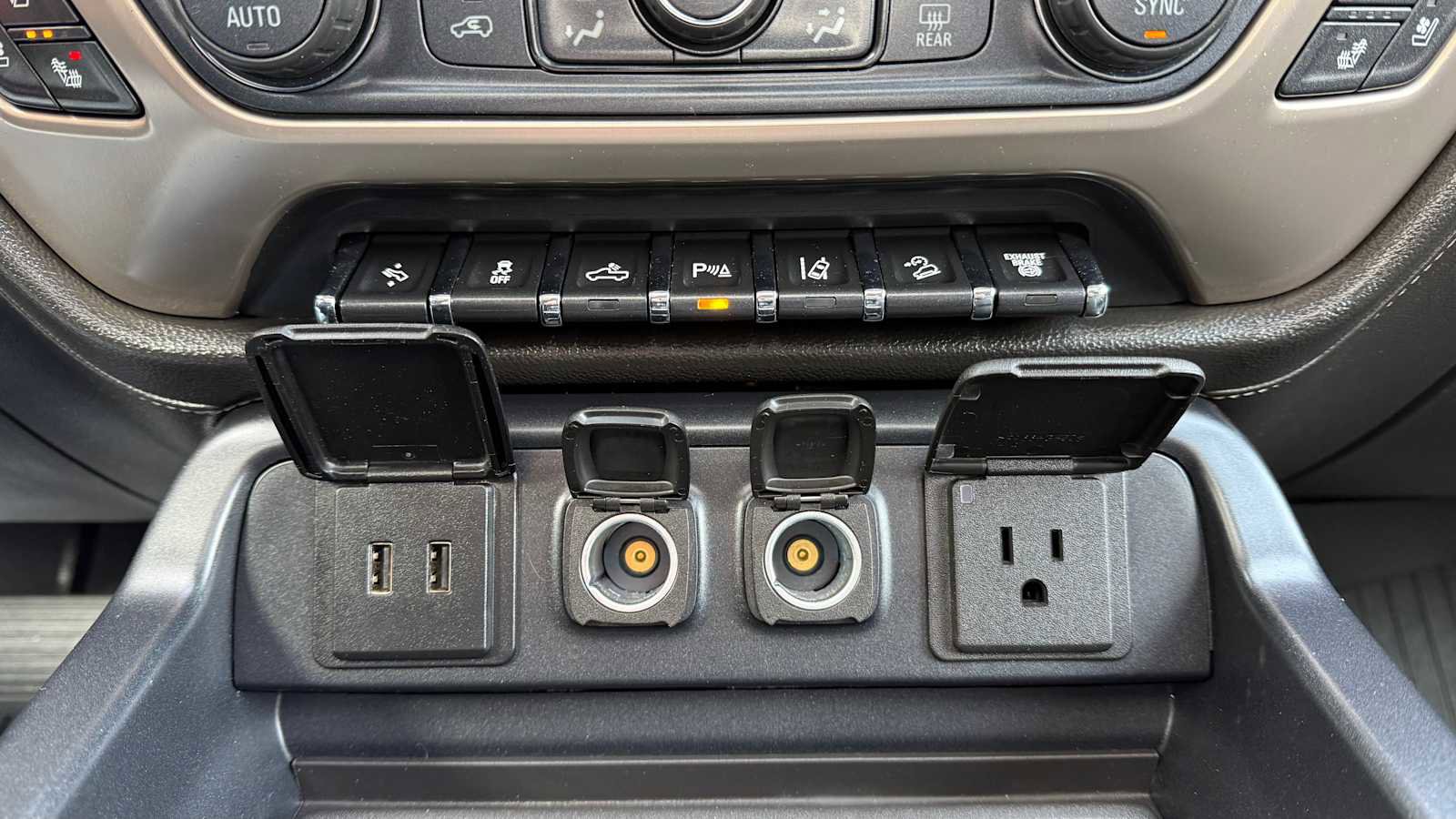 Used 2019 GMC Sierra 2500 Denali w/ Duramax Plus Package AWD/4WD image 23