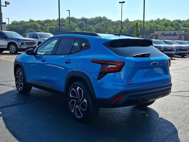 New 2026 Chevrolet Trax RS w/ Sunroof Package FWD image 4