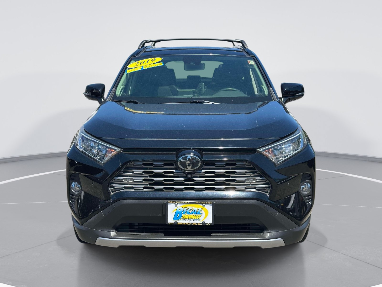 Used 2019 Toyota RAV4 Limited w/ Advanced Technology Package AWD/4WD image 2