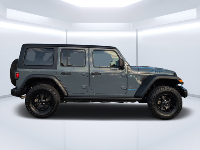 Used 2024 Jeep Wrangler Unlimited AWD/4WD image 2