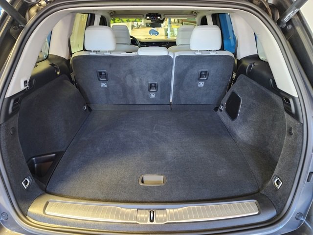 Used 2022 Jeep Grand Cherokee Overland w/ Luxury Tech Group IV image 16