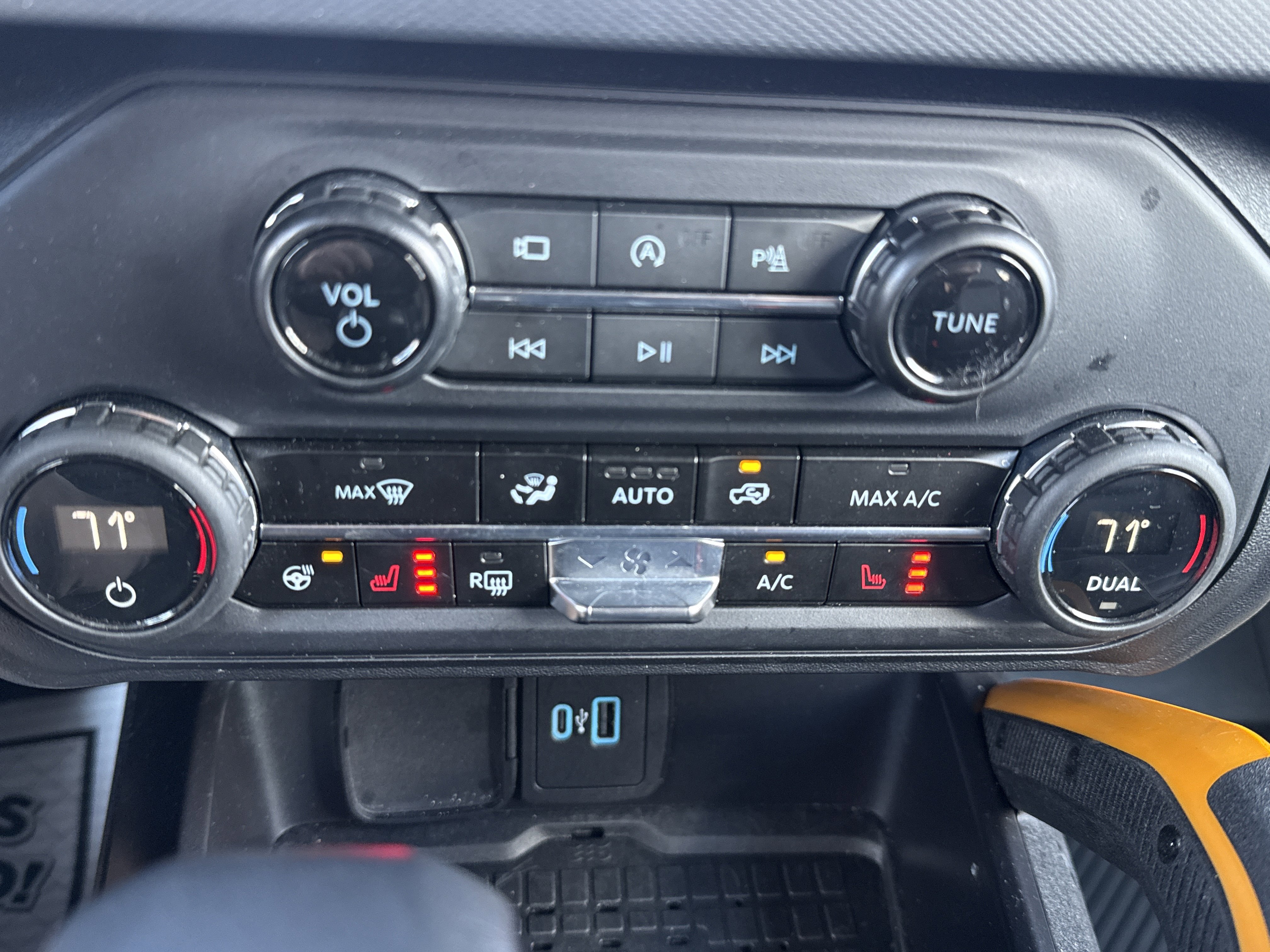 Used 2024 Ford Bronco Badlands AWD/4WD image 29