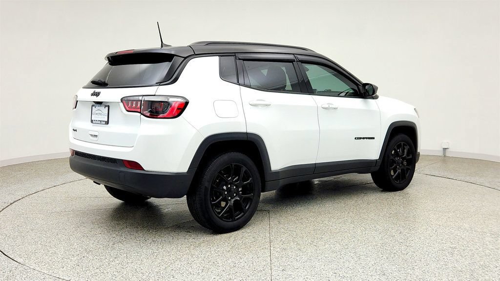 Used 2024 Jeep Compass Latitude w/ Altitude Special Edition AWD/4WD image 5