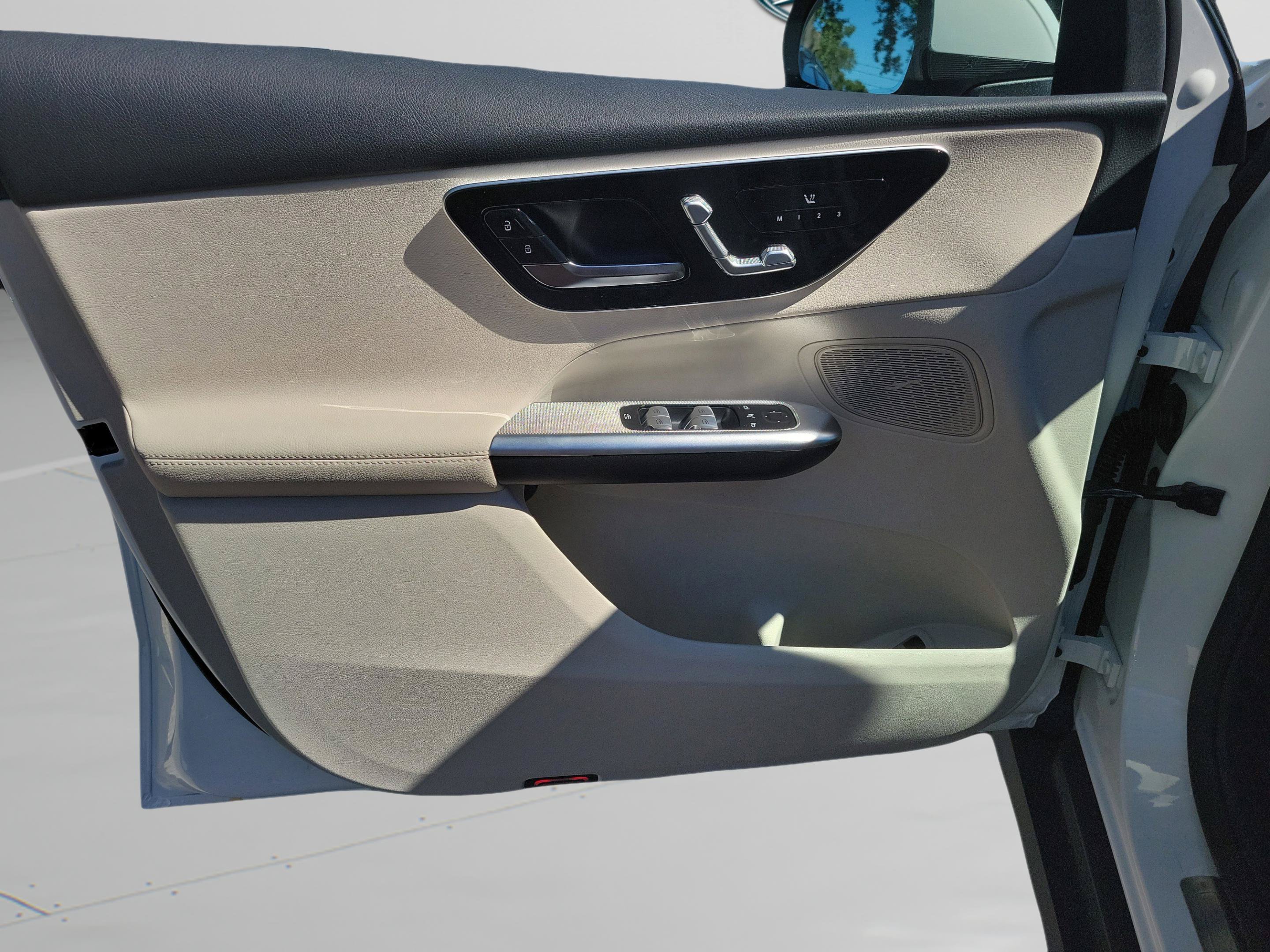 Certified 2026 Mercedes-Benz GLC 300 image 28