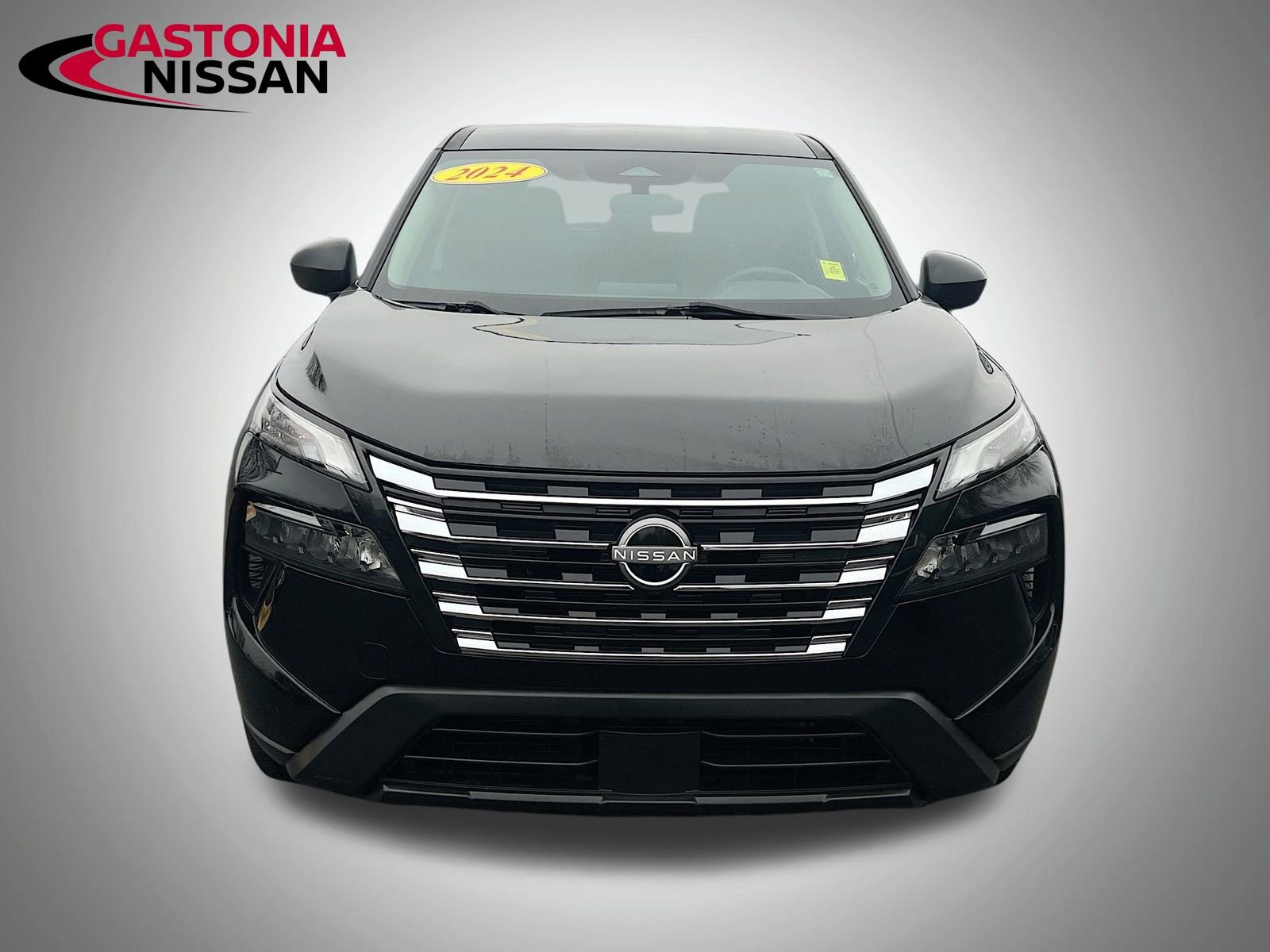 Used 2024 Nissan Rogue S image 2