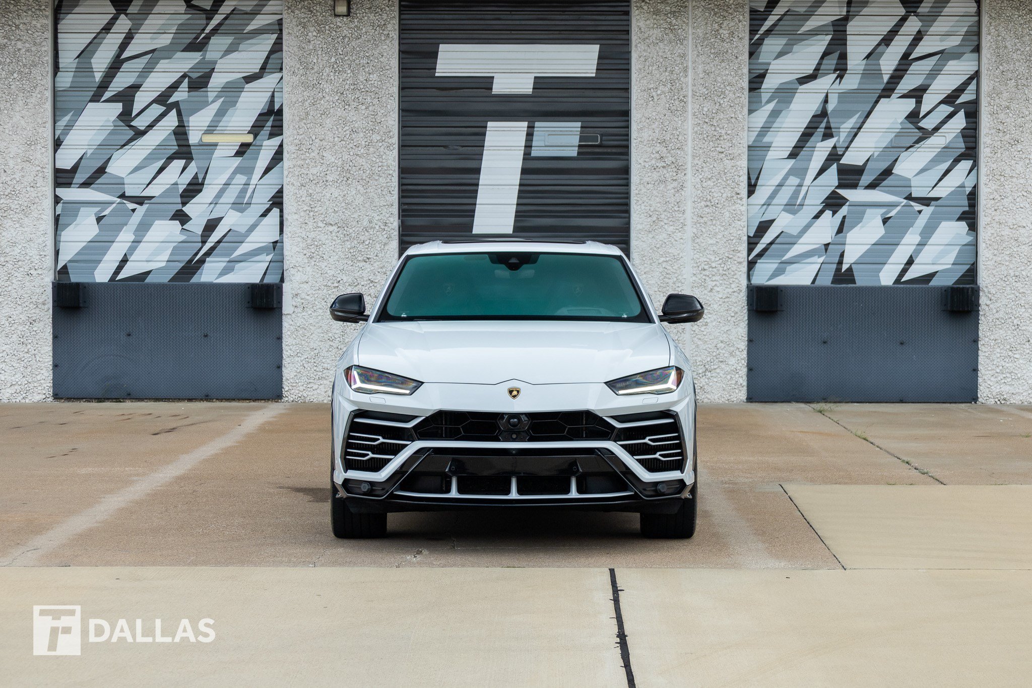 Used 2019 Lamborghini Urus AWD/4WD image 3