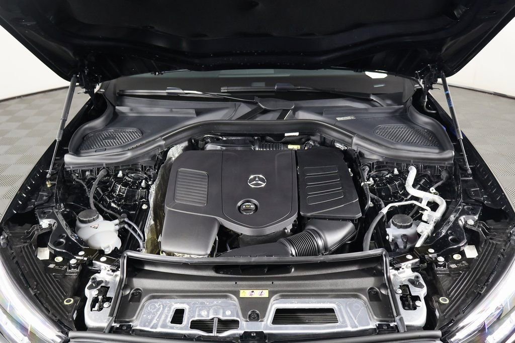 Certified 2025 Mercedes-Benz GLC 300 image 14