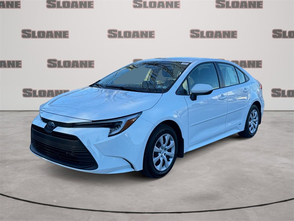 Used 2024 Toyota Corolla LE image 1