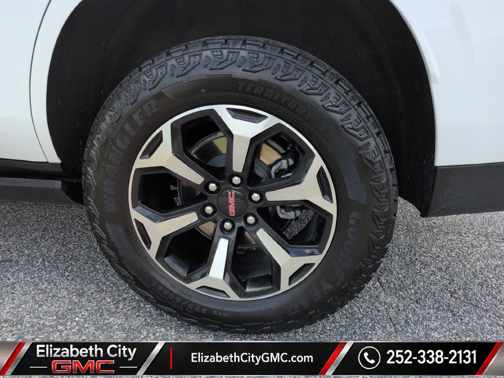 Used 2025 GMC Yukon AT4 w/ AT4 Premium Package AWD/4WD image 25