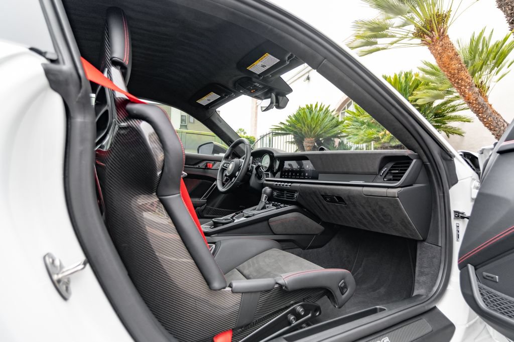 Used 2025 Porsche 911 GT3 RS RWD image 29