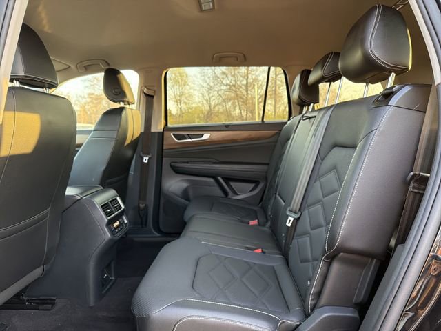 Used 2025 Volkswagen Atlas SE image 11