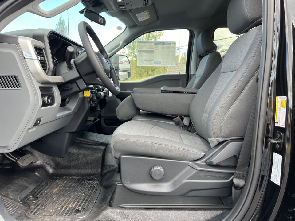 New 2026 Ford F250 4x4 Crew Cab Super Duty image 4