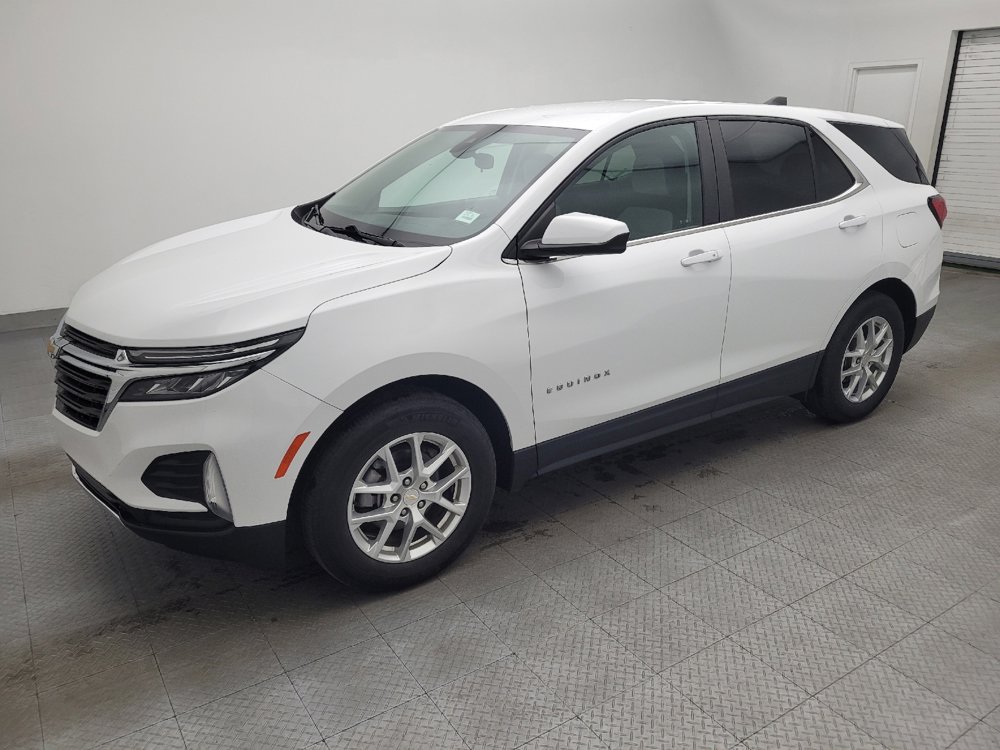 Used 2023 Chevrolet Equinox LT image 2