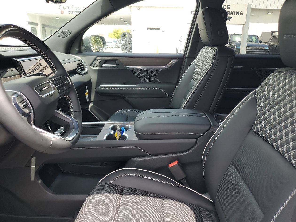 New 2026 GMC Acadia Denali w/ Super Cruise Package FWD image 19