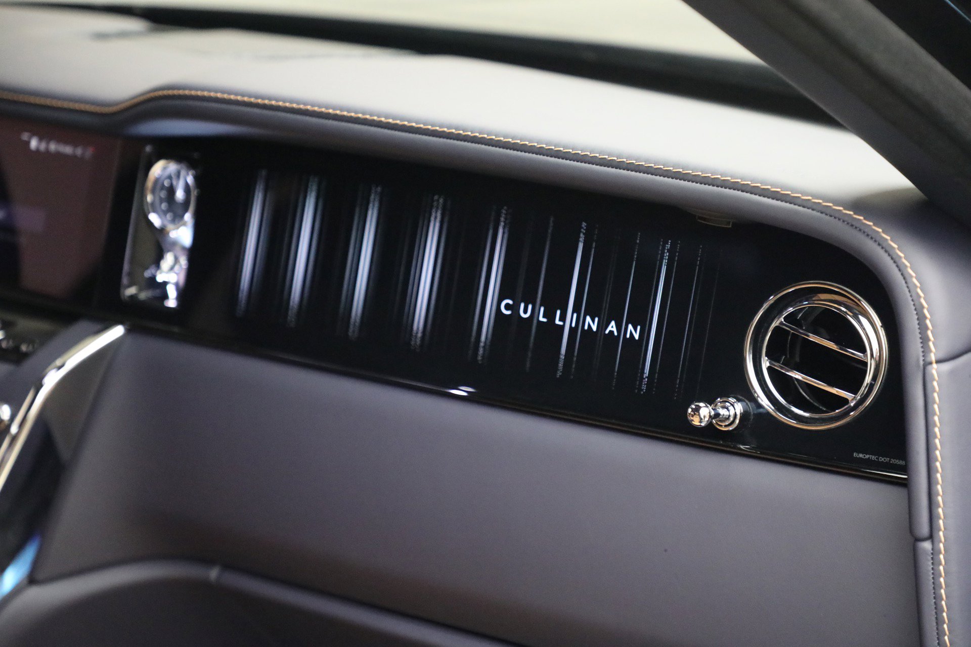New 2026 Rolls-Royce Cullinan image 33