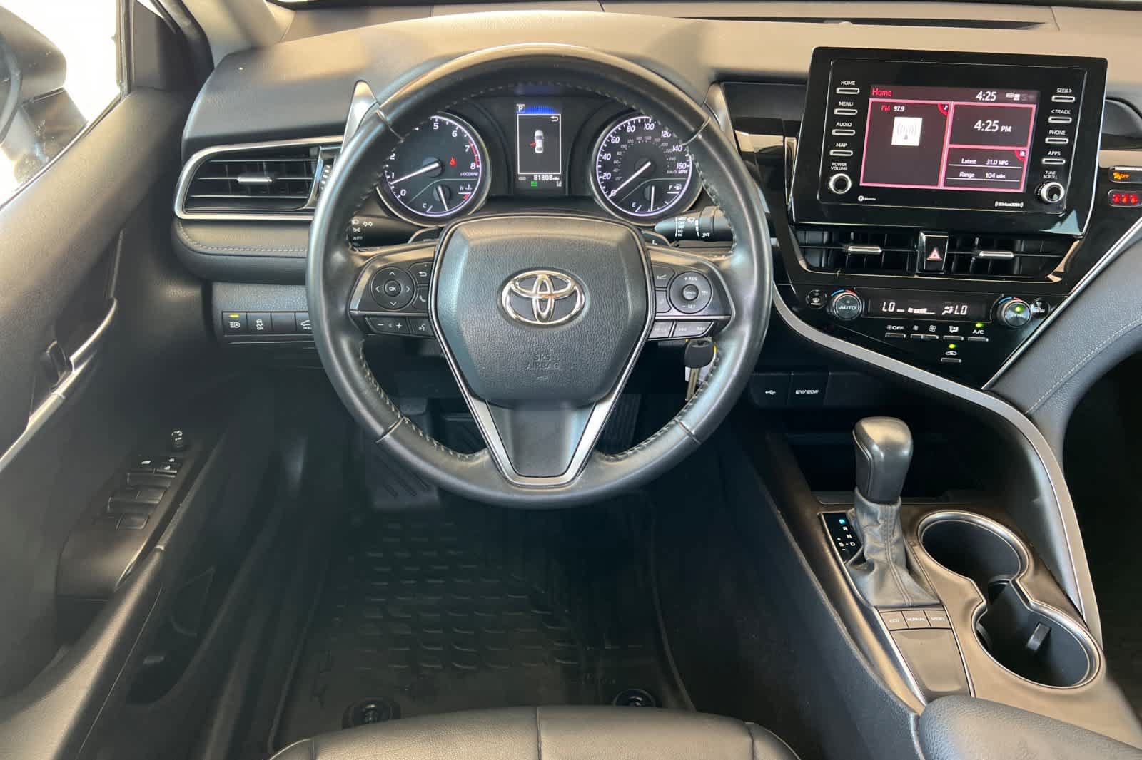 Used 2022 Toyota Camry SE FWD image 14