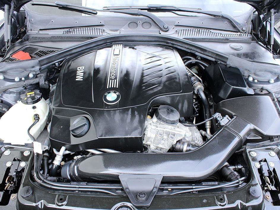 Used 2015 BMW M235i Coupe image 17