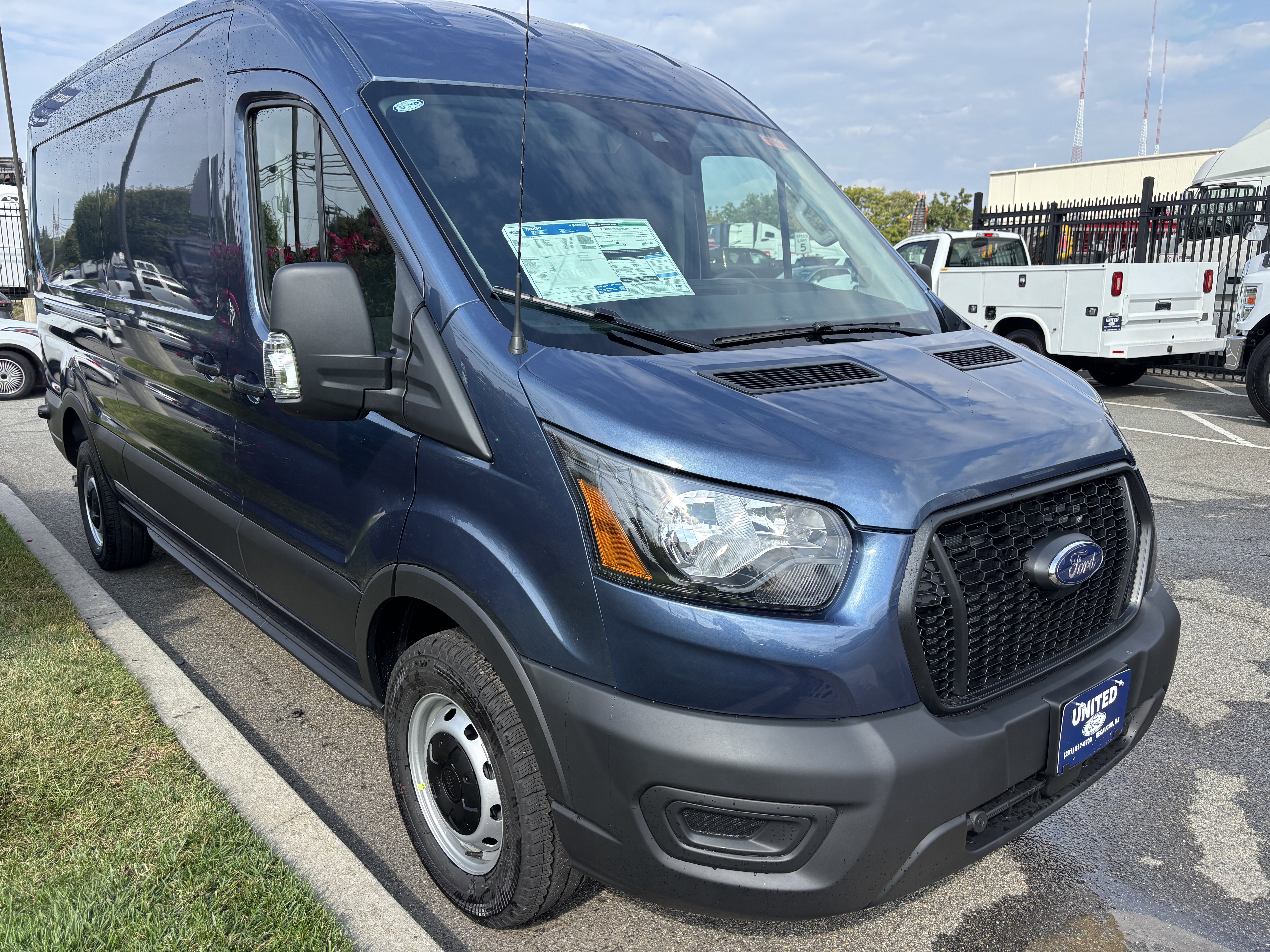 New 2025 Ford Transit 250 148 Medium Roof image 1