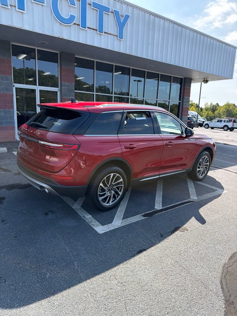 Used 2022 Lincoln Corsair AWD w/ Equipment Group 101A image 2