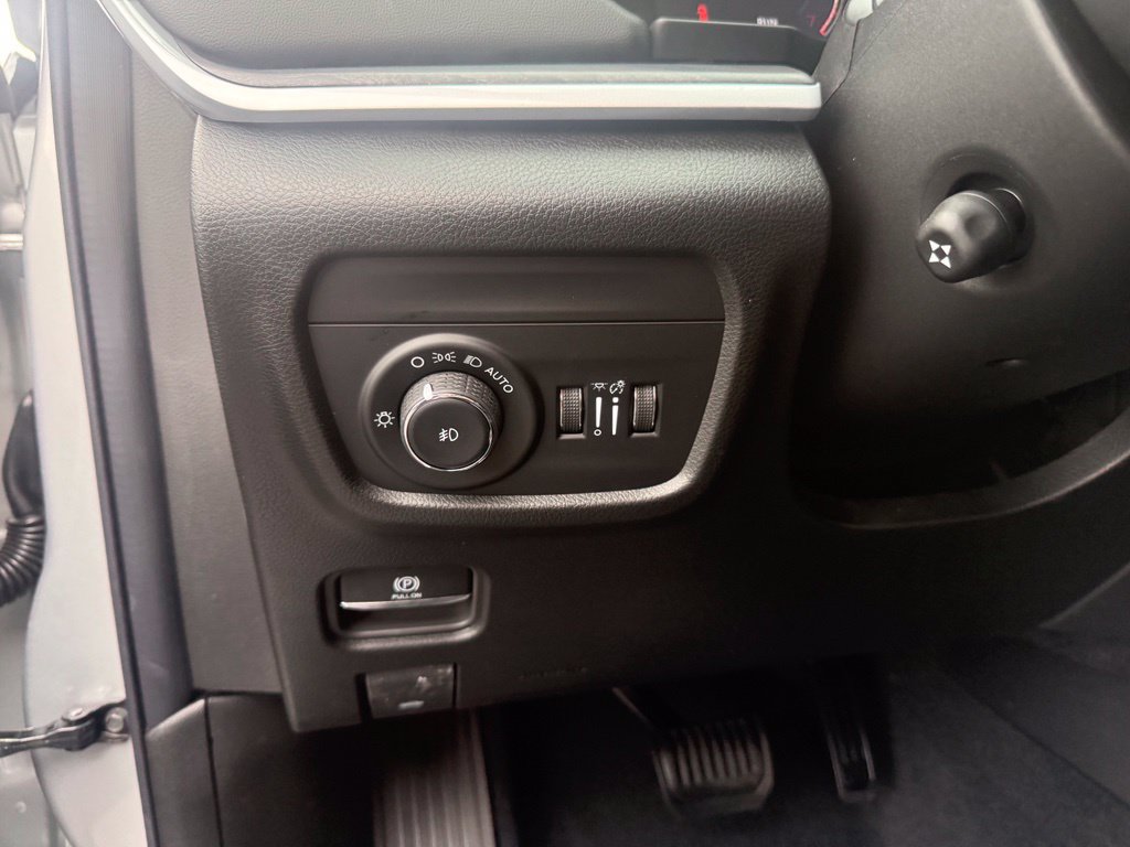 New 2026 Jeep Grand Cherokee L Limited AWD/4WD image 17