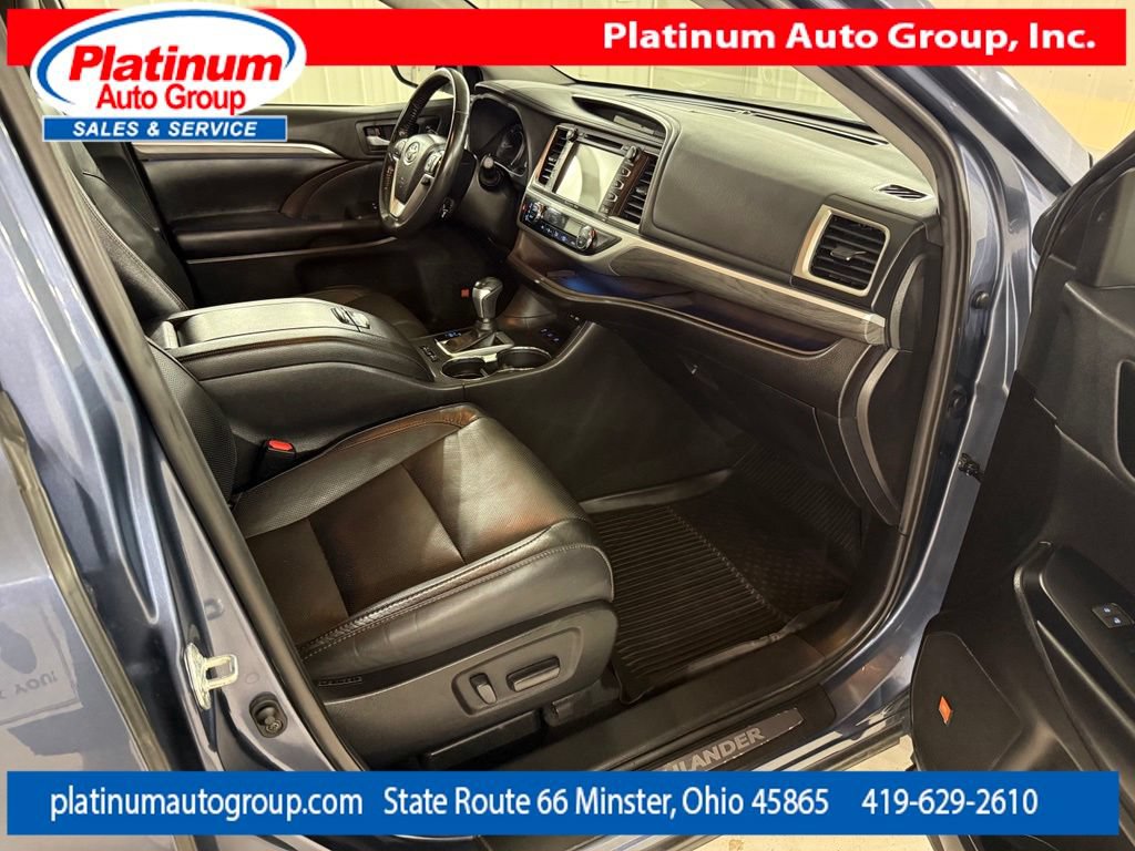 Used 2019 Toyota Highlander Limited Platinum AWD/4WD image 42