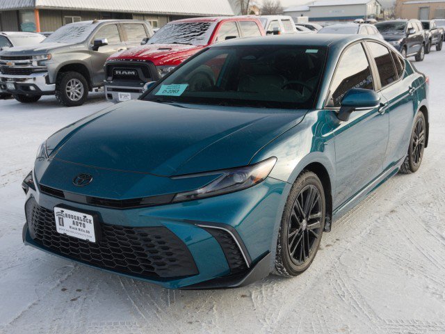 Used 2026 Toyota Camry SE image 2