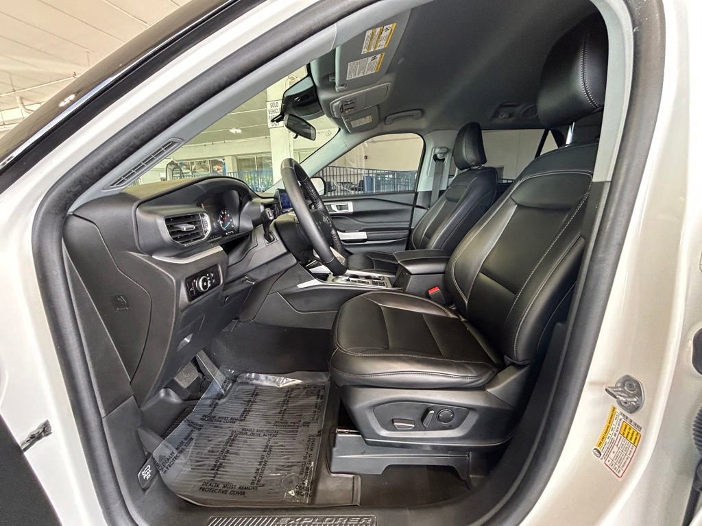Certified 2023 Ford Explorer XLT w/ Equipment Group 202A RWD image 11