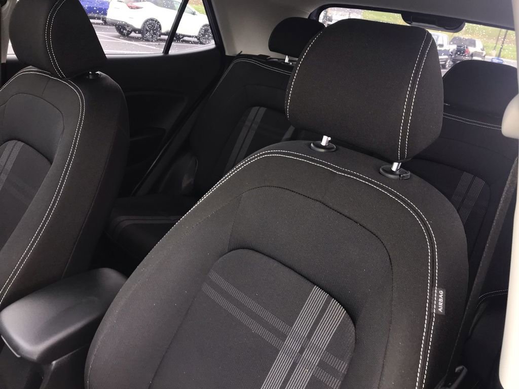 Used 2024 Hyundai Venue SEL image 11