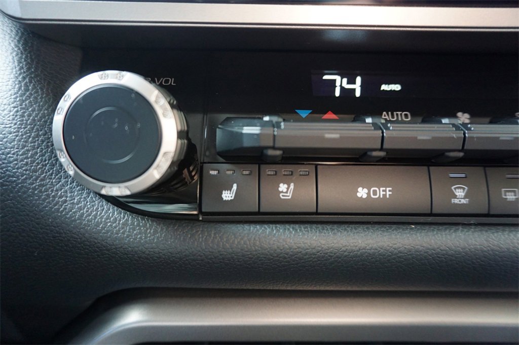 Used 2024 Toyota Tundra Limited image 14